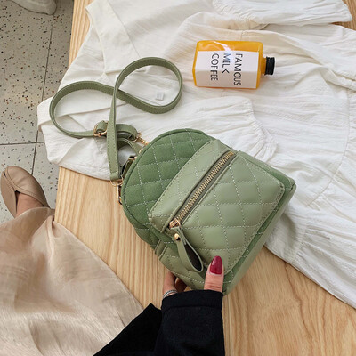 Shoulder bag female new Korean version of casual wild rhombic fashion travel small backpack tide
Shoulder bag female new Korean version of casual wild rhombic fashion travel small backpack tide