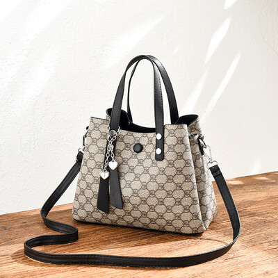 Womens bag 2019 summer new bag female Europe&America big bag PU leather fashion handbag shoulder bag
Womens bag 2019 summer new bag female Europe&America big bag PU leather fashion handbag shoulder bag