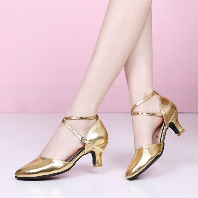 YAGEYAN modern dance shoes soft bottom dance shoes patent leather square dance shoes dance shoes 4194
YAGEYAN modern dance shoes soft bottom dance shoes patent leather square dance shoes dance shoes 4194