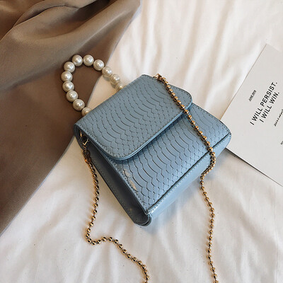 On the new ins super fire small bag female 2019 new wave Korean version of the wild single shoulder slung fashion chain saddle bag
On the new ins super fire small bag female 2019 new wave Korean version of the wild single shoulder slung fashion chain saddle bag