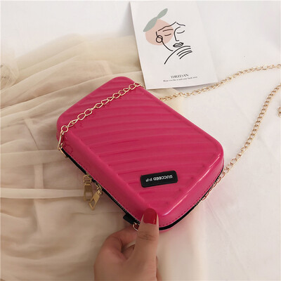 2019 new fashion diagonal stripes Korean shoulder bag casual wild Messenger small square bag personality letter chain bag
2019 new fashion diagonal stripes Korean shoulder bag casual wild Messenger small square bag personality letter chain bag