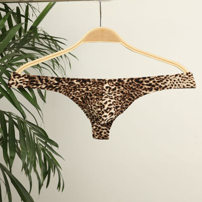 Mens Sexy T-Back Thongs G-Strings Male Leopard Print Low Rise Man Comfortable Underwear New Fashion 2019
Mens Sexy T-Back Thongs G-Strings Male Leopard Print Low Rise Man Comfortable Underwear New Fashion 2019