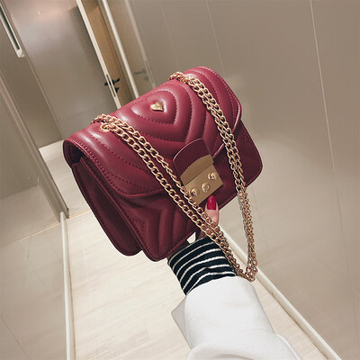 Qiao Bani 2019 new Korean chic fashion embroidery line pig nose lock chain small square bag shoulder diagonal tide handbag
Qiao Bani 2019 new Korean chic fashion embroidery line pig nose lock chain small square bag shoulder diagonal tide handbag