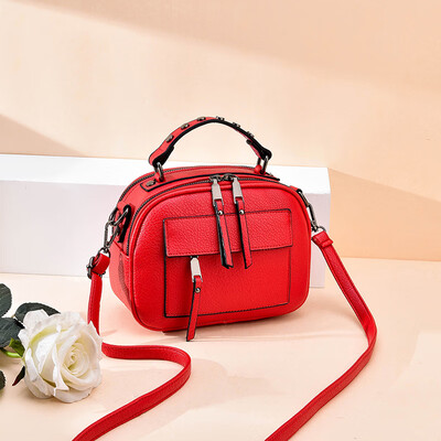 In summer the new ladiesbags are popular in Korean version The same fashion is square ladies bags with all kinds of slanting b
In summer the new ladiesbags are popular in Korean version The same fashion is square ladies bags with all kinds of slanting b
