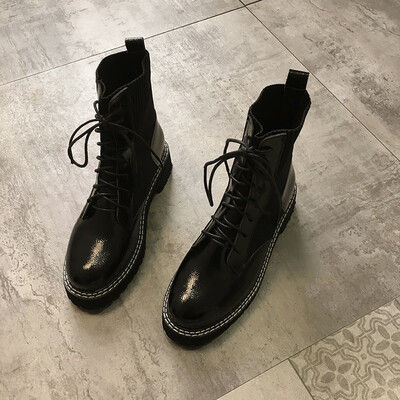European&American locomotives Martin boots British fashion new autumn personality stretch socks boots street shots
European&American locomotives Martin boots British fashion new autumn personality stretch socks boots street shots