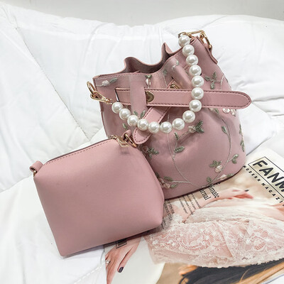 Bucket bag female new Korean version of the wild single shoulder slung fashion chain lace mother bag
Bucket bag female new Korean version of the wild single shoulder slung fashion chain lace mother bag