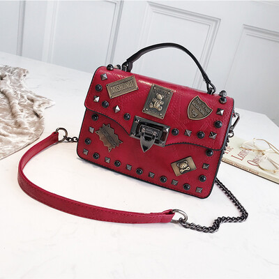 Bag female 2019 new Korean fashion portable retro badge wild rivet chain shoulder slung small square bag
Bag female 2019 new Korean fashion portable retro badge wild rivet chain shoulder slung small square bag
