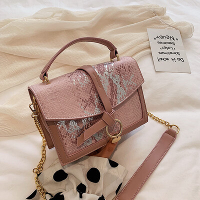 Girls small bag new Korean fashion wild shoulder Messenger bag chain simple small square bag tide
Girls small bag new Korean fashion wild shoulder Messenger bag chain simple small square bag tide