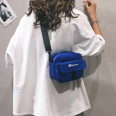 Net red di di bag female 2019 new fashion wild canvas bag Korean version ins Harajuku student shoulder Messenger bag
Net red di di bag female 2019 new fashion wild canvas bag Korean version ins Harajuku student shoulder Messenger bag