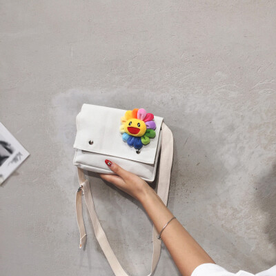 Tailored Women Bag Fashion Wild Flowers Mobile Phone Bag Girl Shoulder Messenger Bag
Tailored Women Bag Fashion Wild Flowers Mobile Phone Bag Girl Shoulder Messenger Bag