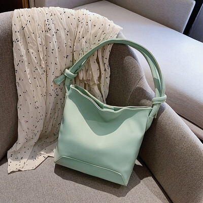 2019 Korean version of the new large capacity leisure special bag students literature&art simple travel shopping single should
2019 Korean version of the new large capacity leisure special bag students literature&art simple travel shopping single should