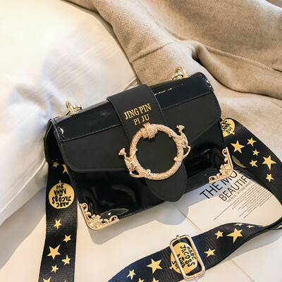 Ins super fire port wind bag female 2018 new wave Korean version of the broadband texture small square bag wild shoulder Messenger bag
Ins super fire port wind bag female 2018 new wave Korean version of the broadband texture small square bag wild shoulder Messenger bag