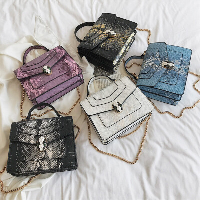New European&American style womens bag fashion snake head snake pattern flip bag bills shoulder diagonal cross-flow
New European&American style womens bag fashion snake head snake pattern flip bag bills shoulder diagonal cross-flow