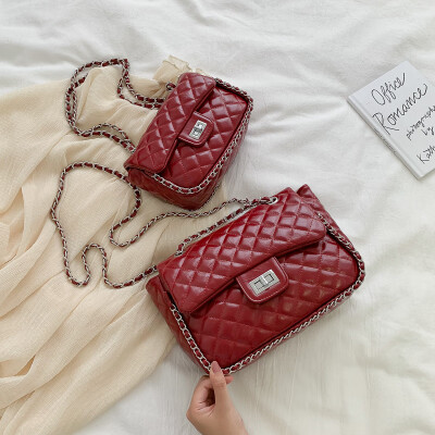 Qiao Bani 2019 European&American style fashion simple solid color rhombic chain bag street shoot trend single shoulder diagonal handbag
Qiao Bani 2019 European&American style fashion simple solid color rhombic chain bag street shoot trend single shoulder diagonal handbag