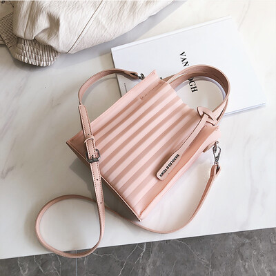 Texture bag female 2019 new Korean fashion casual simple versatile shoulder bag diagonal scorpion tote bag
Texture bag female 2019 new Korean fashion casual simple versatile shoulder bag diagonal scorpion tote bag