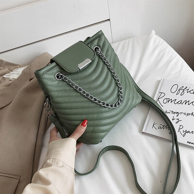 Bucket bag female new Korean fashion chain portable large capacity shoulder Messenger bag tide
Bucket bag female new Korean fashion chain portable large capacity shoulder Messenger bag tide