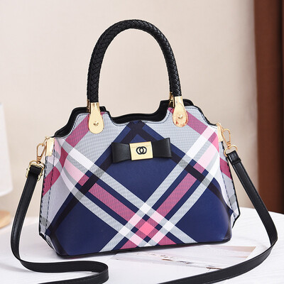 Ladies bag 2019 new European&American fashion handbags killer bag elegant wild shoulder bag
Ladies bag 2019 new European&American fashion handbags killer bag elegant wild shoulder bag