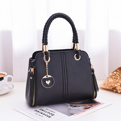 2019 spring&summer new European&American ladies bag cool fashion big bag female shoulder slung handbag
2019 spring&summer new European&American ladies bag cool fashion big bag female shoulder slung handbag