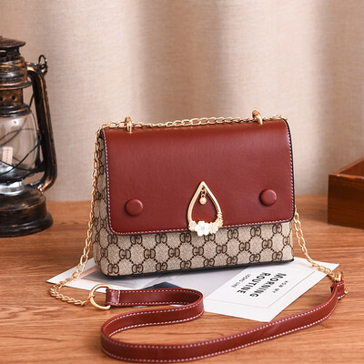 New wave Korean version of shoulder Messenger bag fashion simple Joker girl chain bag ladies
New wave Korean version of shoulder Messenger bag fashion simple Joker girl chain bag ladies