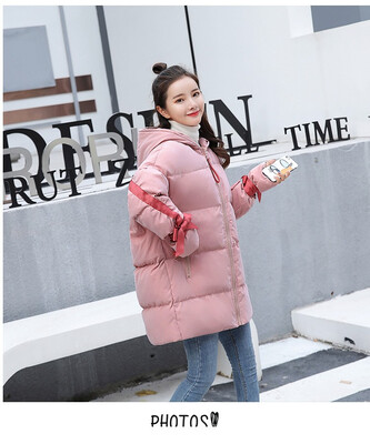 2018 Korean version of students with cap&bread clothing winter chic loose thickened in bf long down jacke
2018 Korean version of students with cap&bread clothing winter chic loose thickened in bf long down jacke