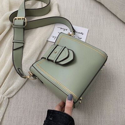 On the new small bag women 2019 new Korean version of Joker diagonal bucket wide shoulder strap girl shoulder bag
On the new small bag women 2019 new Korean version of Joker diagonal bucket wide shoulder strap girl shoulder bag