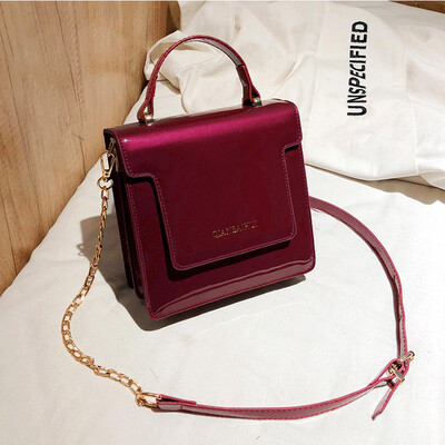 Ins super fire bag female 2019 new Korean version of the portable fashion patent leather wild chain shoulder slung small square bag
Ins super fire bag female 2019 new Korean version of the portable fashion patent leather wild chain shoulder slung small square bag