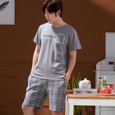 Mens Short-sleeved Cotton Housewear Summer Style Round-Collar Simple Casual Pajama Suit
Mens Short-sleeved Cotton Housewear Summer Style Round-Collar Simple Casual Pajama Suit