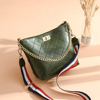 Bucket Bag Female Tide Korean Version Baitao Slant Chain Handbag with Large Capacity Single Shoulder Lock Bucket
Bucket Bag Female Tide Korean Version Baitao Slant Chain Handbag with Large Capacity Single Shoulder Lock Bucket