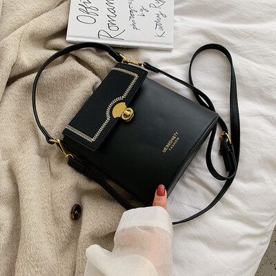 Net red ins leisure bag early autumn frosted lock bucket bag new 2019 womens shoulder bag Messenger bag
Net red ins leisure bag early autumn frosted lock bucket bag new 2019 womens shoulder bag Messenger bag