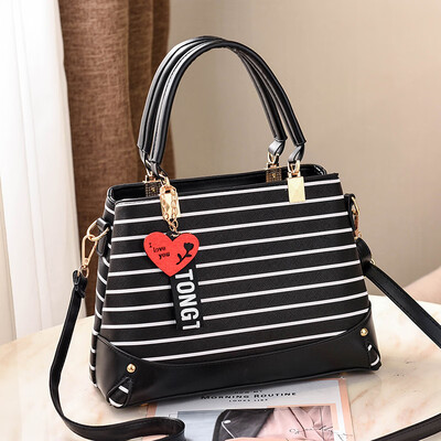 2019 spring new fashion trend handbag PU leather handbags Europe&the United States big bag shoulder bag wholesale
2019 spring new fashion trend handbag PU leather handbags Europe&the United States big bag shoulder bag wholesale