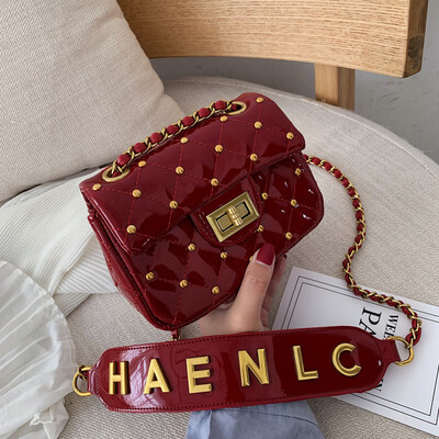 Retro Lingge chain bag chic fashion rivet small square bag new 2019 simple shoulder slung bag
Retro Lingge chain bag chic fashion rivet small square bag new 2019 simple shoulder slung bag