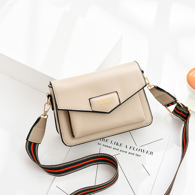 Summer popular small bag female postman ck envelope bag foreign style Joker simple slung fresh shoulder
Summer popular small bag female postman ck envelope bag foreign style Joker simple slung fresh shoulder