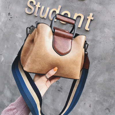 Small bag female new Korean fashion wild handbag wide shoulder strap slung shoulder bag tide
Small bag female new Korean fashion wild handbag wide shoulder strap slung shoulder bag tide