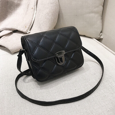 Net red small bag female 2018 new wave Korean version of the retro shoulder bag fashion wild Messenger bag foreign small square bag
Net red small bag female 2018 new wave Korean version of the retro shoulder bag fashion wild Messenger bag foreign small square bag