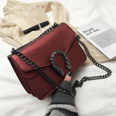 Ins net red texture crack small square bag women 2019 new spring fashion chain shoulder slung bag
Ins net red texture crack small square bag women 2019 new spring fashion chain shoulder slung bag