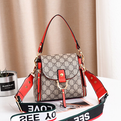 The latest Korean version of ladys handbag is simple&easy to carry with one shoulder&one shoulder
The latest Korean version of ladys handbag is simple&easy to carry with one shoulder&one shoulder