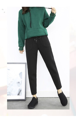 Big size woollen trousers for women winter new Korean version of the new thick harem pants students small foot nine radish pants
Big size woollen trousers for women winter new Korean version of the new thick harem pants students small foot nine radish pants