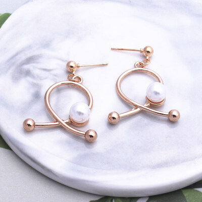 EK575 European Geometric Irregular Metal Imitation Pearl Drop Earrings for Women Jewelry Punk Simple Statement Mujer Pendientes
EK575 European Geometric Irregular Metal Imitation Pearl Drop Earrings for Women Jewelry Punk Simple Statement Mujer Pendientes