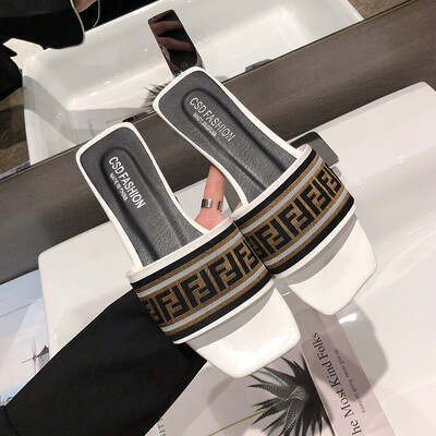 Summer women wearing slippers summer version of the Korean version of the fashion ins word flat bottom sandals tide
Summer women wearing slippers summer version of the Korean version of the fashion ins word flat bottom sandals tide