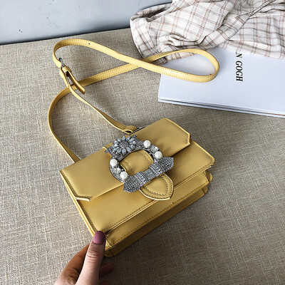 Ladys Summer Messenger Bag 2019 New Diamond Shoulder Bag Small Handbag PU Flap Casual Women Metal Crossbody Bag Tote Bags Bolso
Ladys Summer Messenger Bag 2019 New Diamond Shoulder Bag Small Handbag PU Flap Casual Women Metal Crossbody Bag Tote Bags Bolso