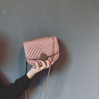 New bag fashion embroidered line rhombic shoulder bag trend retro semi-circle handbags wild simple chain messenger bag
New bag fashion embroidered line rhombic shoulder bag trend retro semi-circle handbags wild simple chain messenger bag