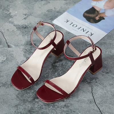 2019 new thick-heeled sandals female summer Joker with fairy phoenix buckle night shoes open toe Roman sandals
2019 new thick-heeled sandals female summer Joker with fairy phoenix buckle night shoes open toe Roman sandals