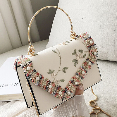On the new female 2019 new foreign girls lace chain messenger bag fairy Joker portable shoulder bag
On the new female 2019 new foreign girls lace chain messenger bag fairy Joker portable shoulder bag