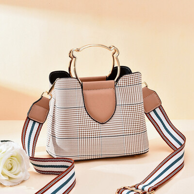 Plaid Korean fashion Joker ins portable ladies bag net red casual simple diagonal bag
Plaid Korean fashion Joker ins portable ladies bag net red casual simple diagonal bag