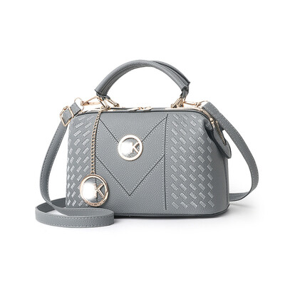 Womens bag 2019 new bag female metal cool Korean fashion casual womens bag slung shoulder bag
Womens bag 2019 new bag female metal cool Korean fashion casual womens bag slung shoulder bag