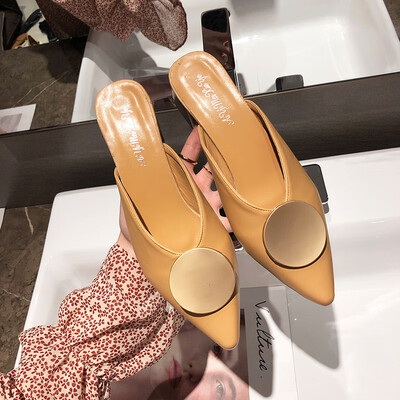 Korean Mueller Shoe Female Xia chic Baotou Coarse-heeled Sandals ins Port Flavor Wear Mueller Shoes
Korean Mueller Shoe Female Xia chic Baotou Coarse-heeled Sandals ins Port Flavor Wear Mueller Shoes