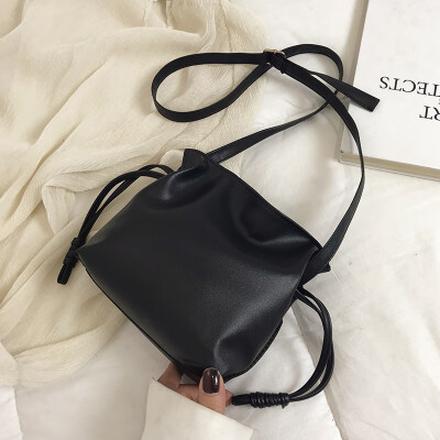 2019 new Mori little fairy bag casual fashion tide wild shoulder bag simple temperament solid color Messenger bag
2019 new Mori little fairy bag casual fashion tide wild shoulder bag simple temperament solid color Messenger bag
