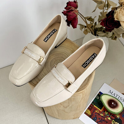 Coarse shoes women summer retro square head English wind small shoes women Joker low heel lucky shoes women
Coarse shoes women summer retro square head English wind small shoes women Joker low heel lucky shoes women