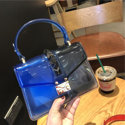 Fashion Female Transparent Shoulder Bags Cross Body Bag 2019 Brand Designers Gradual Change Women Handbag Purses PU Chains Rivet
Fashion Female Transparent Shoulder Bags Cross Body Bag 2019 Brand Designers Gradual Change Women Handbag Purses PU Chains Rivet