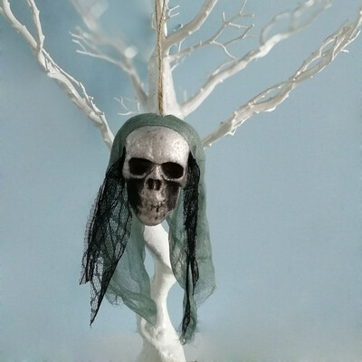 Halloween Scary Creepy Hanging Skull Skeleton Ghost for Bar Garden Yard Home Decor Haunted House Props Party Supplies Hanging
Halloween Scary Creepy Hanging Skull Skeleton Ghost for Bar Garden Yard Home Decor Haunted House Props Party Supplies Hanging